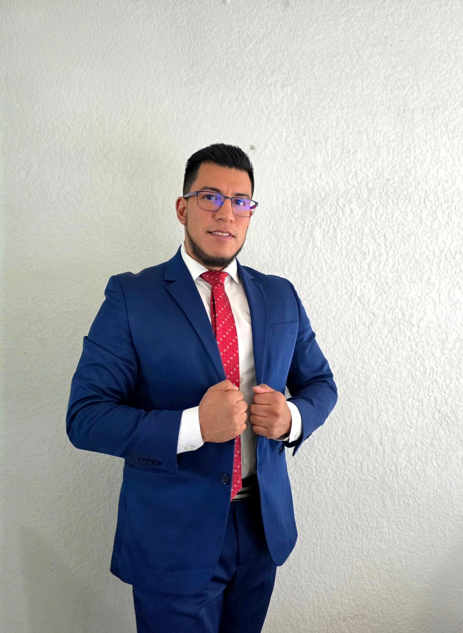 Salvador Reyes